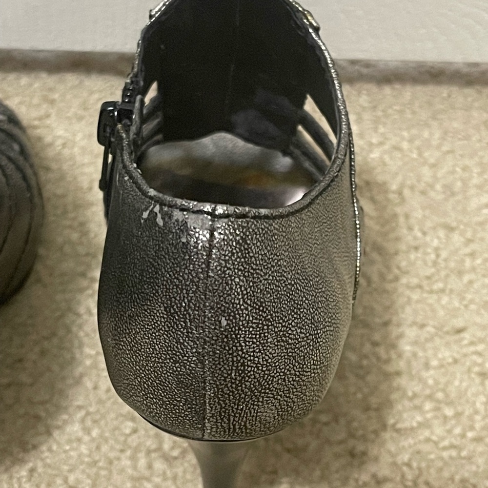 High Heels - Picture 5 of 13